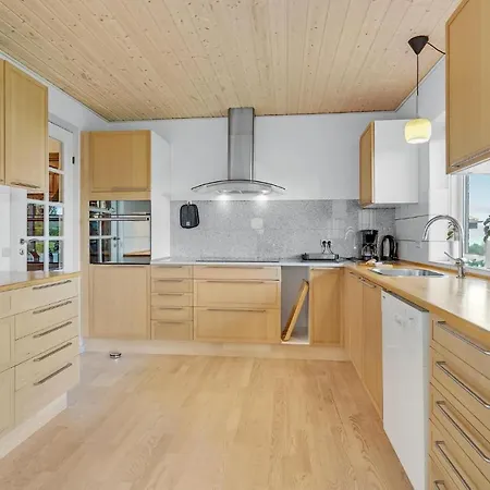 Vakantiehuis Stunning In With Sauna *