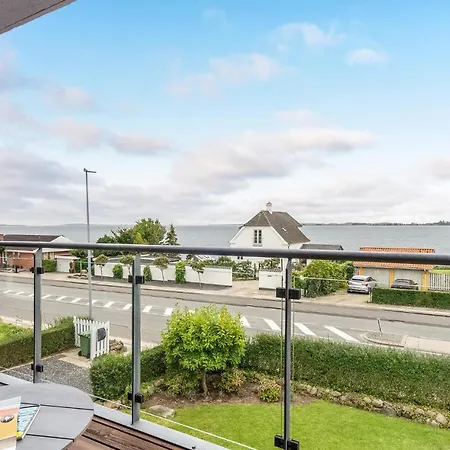 Dom wakacyjny Stunning In With Sauna